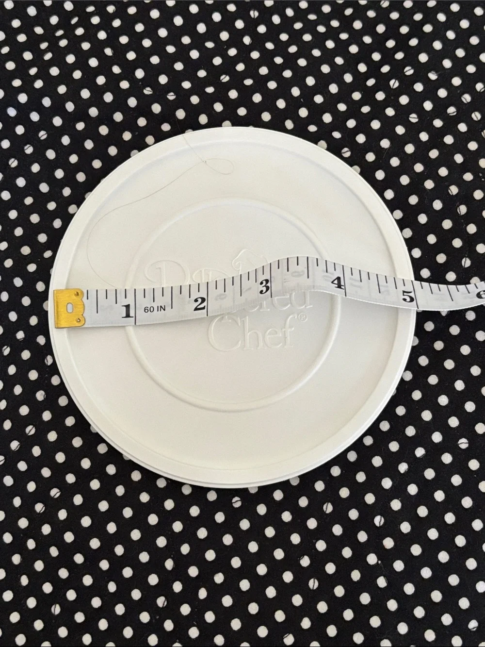 Like new! Pampered Chef Clear Glass Prep Bowls with White Lids - Set of 2